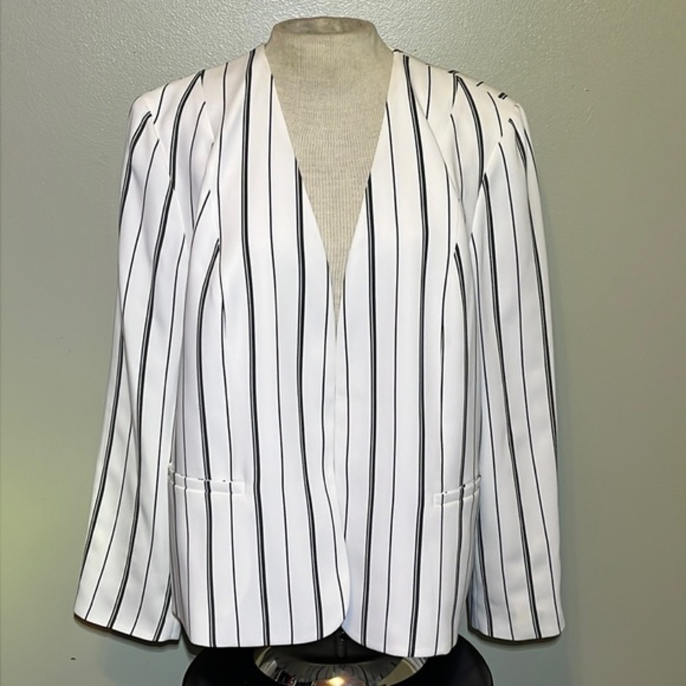 Bar III Open Front Blazer White With Black Vertical Stripes womens size 2X - Picture 2 of 6
